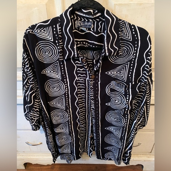 Fun , funky, Caribbean shirt - Picture 1 of 3